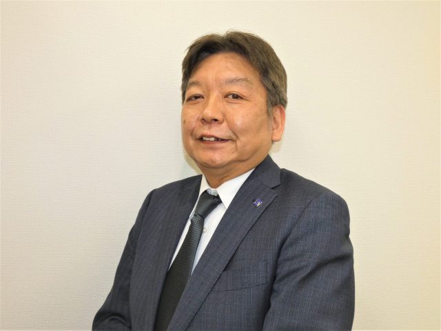 本社  経理課  結城