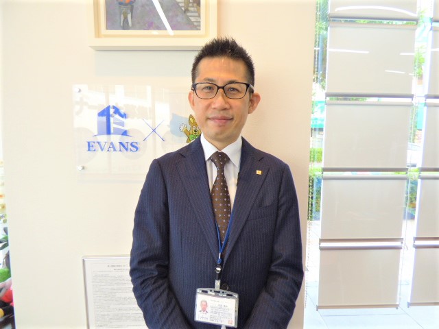 蕨店  店長  阿部