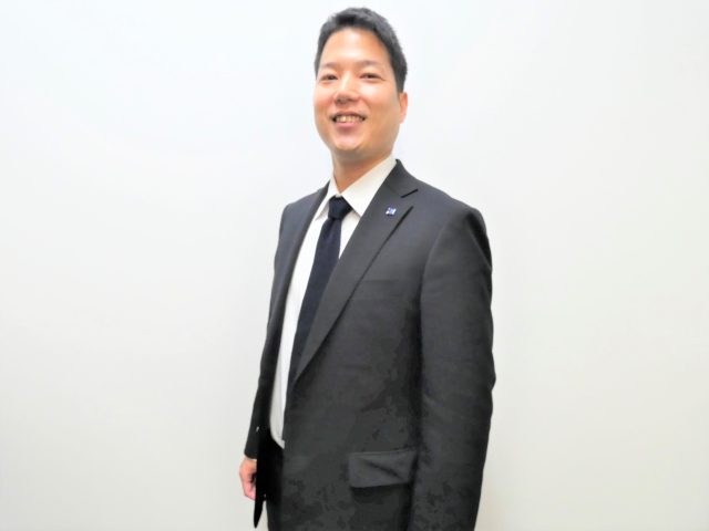 本社  岩井